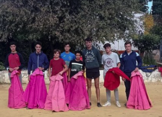La Escuela Taurina de Ronda recibe la visita del matador Adrián de Torres