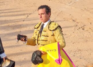 Joaquín Galdós, oreja en cada uno de su lote en Villamanrique