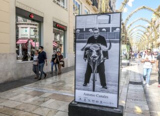 El toreo se cuela en la Calle Larios con ‘Out Flamenco’ de Lorenzo Carnero