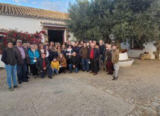 La Peña Los Cabales de Antequera visita la ganadería de Lora Sangrán