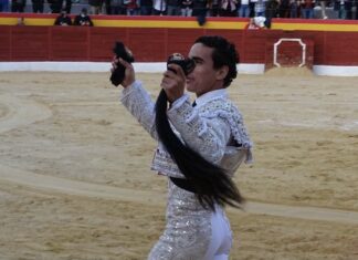 Tarde rotunda de Joaquín Galdós en Yecla