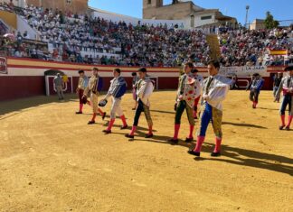 Ignacio Candelas corta una oreja en Huéscar