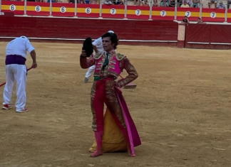 Antonio Fernández debuta de luces en Almería