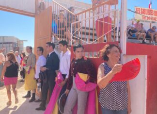 Ángel Gabriel corta dos orejas en la primera experiencia internacional de la Escuela de Antequera