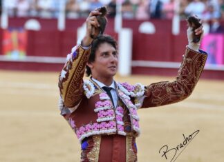 Roca Rey gana el Trofeo Capote de Paseo del Ayuntamiento de Málaga