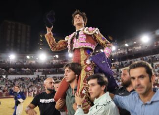 Roca Rey gana el Estoque de Plata a la mejor faena de la Feria de Málaga 2022