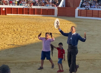 Dos y rabo a Ferrer Martin y oreja a Dorado en Benamejí