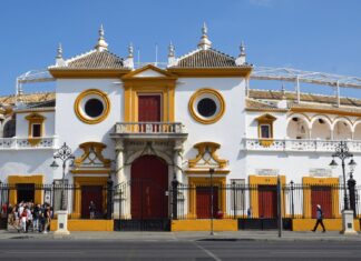 Al Festival del 12 de octubre en Sevilla a beneficio de las Hermanitas de los Pobres