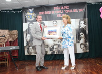 Víctor González recibe el premio Andaluces de Primera por su difusión de la tauromaquia