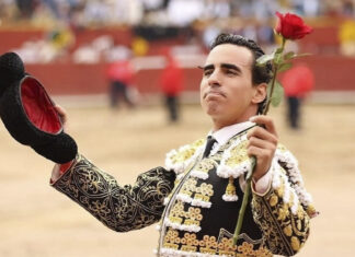 Galdós se tiene que conformar con una de tres que pudieron ser en Acho