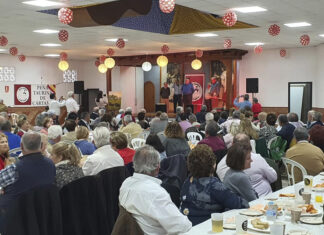 Los socios de la Peña Taurina de Cártama se unen para celebrar la Navidad