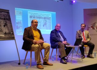 Genial conferencia de Carlos Abella sobre ‘El Verano Sangriento’