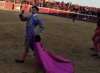Una oreja en el arranque de temporada de Curro Márquez en Lucena Puerto