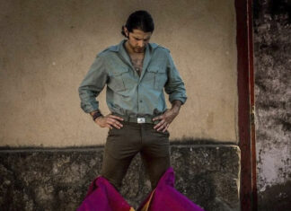 El universo común de los toros y la milicia, en una conferencia en el Club Mediterráneo