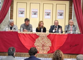 Profesionales y aficionados se unen al homenaje a Maripaz Vega en la Peña El Palustre