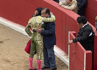 Julio Alguiar estrena apoderado en Perú