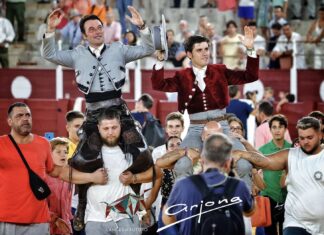 Andy Cartagena y Guillermo Hermoso de Mendoza le quitan el cerrojo a la Puerta Grande ‘Manolo Segura’