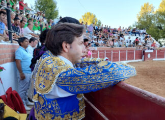 Curro Márquez es ovacionado en su lote en El Herrumblar