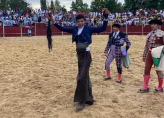 Francisco Martín suma tres orejas y rabo en Villarcayo (Burgos)