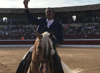 Ferrer Martín sale por la Puerta Grande en El Burgo de Osma (Soria)