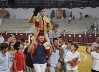 Francisco José Mazo sale a hombros y toreará la final con Aparicio y Andreu