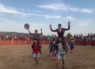 Cuatro orejas y rabo para Francisco Martín en San Bartolomé de Pinares