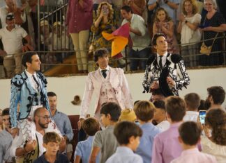 Fiesta grande en la Goyesca de Antequera con la terna a hombros e indulto