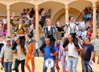 Matinal de triunfos en la Corrida Rondeña de Rejones