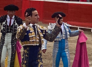 Joaquín Galdós se proclama triunfador de la Feria de San Miguel de Pallaques (Perú)