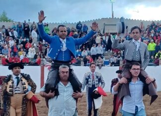 Ferrer Martín corta dos orejas en El Barraco, en sustitución de su primo Francisco Martín