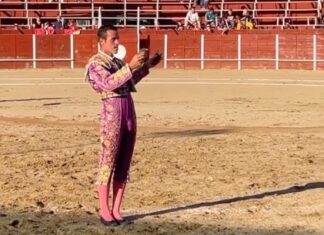 Alejandro Cano corta tres orejas en su debut con picadores en Mejorada del Campo