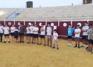 Javier Ambel comparte sus conocimientos con los alumnos de la Escuela de Málaga