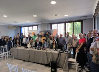 La afición de Benamocarra comparte con El Soro su programa de radio