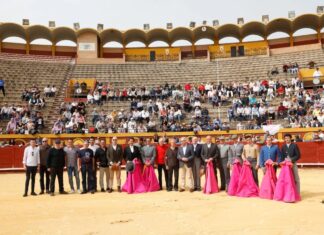 Pepe Luis Martín y Fernando Cámara contribuyen a hacer el toreo más solidario en Algeciras