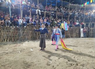 Pleno de Ferrer Martín en la singular plaza mexicana de Dzoncauich