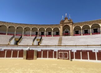 Buen ambiente ante el cartel de jóvenes promesas de la novillería en Antequera