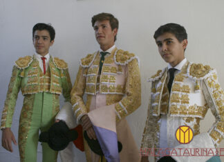 Hasta el paseíllo: Tres promesas del torero en el Patio de Caballos de la Plaza de Antequera