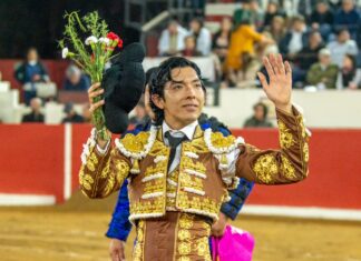 Julio Alguiar da una vuelta al ruedo a puertas de Lima