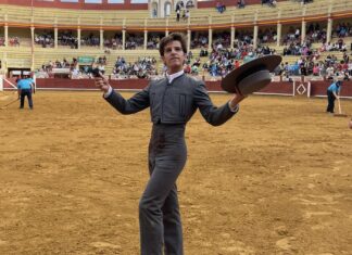 Manuel Martínez pasea un apéndice en Cuenca