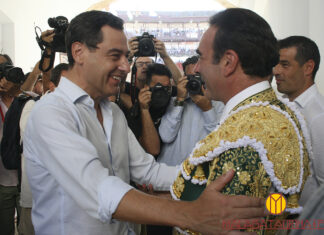 Hasta el paseíllo: Caminando hacia una despedida