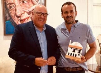 El Ayuntamiento de Vélez-Málaga hace un reconocimiento a su rejoneador