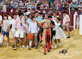 Juan Ortega se postula para ser sustituto de Ponce como torero predilecto de la afición malagueña