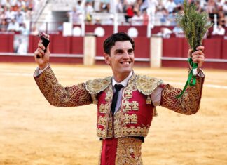 A oreja por coleta en una interesante corrida de Murteira Grave