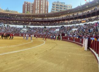 Tres orejas y un novillo de vuelta al ruedo en la segunda del Certamen