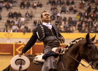 Oreja a Ferrer y vuelta a uno de Martín Lorca en Yepes