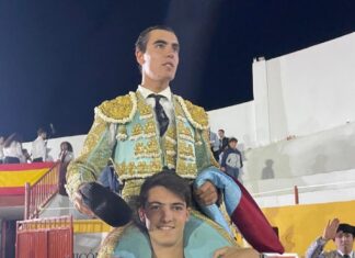 Puerta Grande para Manuel Díaz en Arroyomolinos de León