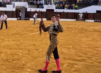 La nobleza de las reses de Manuel Blázquez aportan a la triunfal reinauguración de Laujar de Andarax