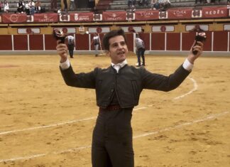 Manuel Martínez se lleva el triunfo en el Encuentro Andaluz en Ubrique con un buen novillo de Reservatauro