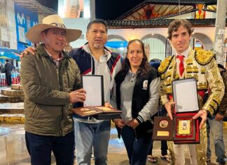 Santana Claros también se lleva el Escapulario del Señor del Costado en Santa Cruz de Cajamarca