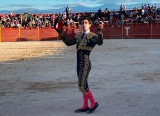 Pablo Páez brinda una tarde triunfal en Darro